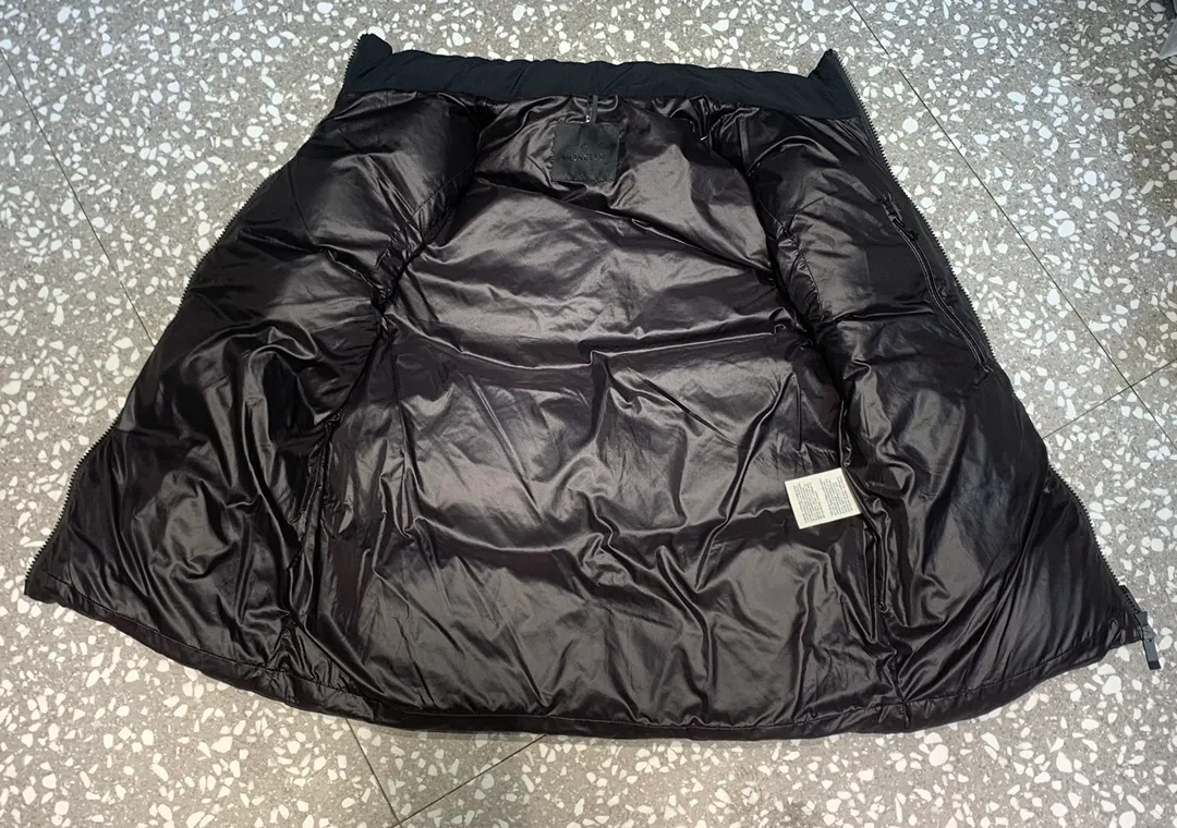 Moncler New Arrival Tago ， ， ， 。 Black ， ，90 。 size：12345 ：Black、Blue